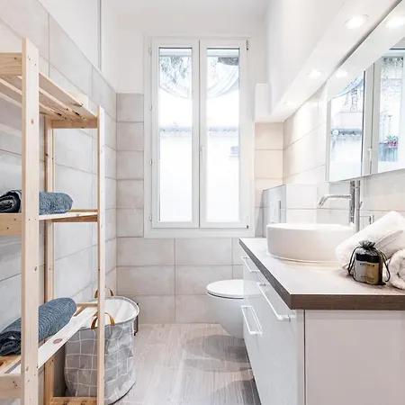 Lovely 1 Bdr In Harbor Area Ницца