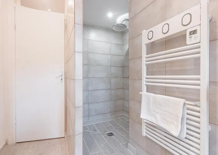 Lovely 1 Bdr In Harbor Area Appartement Nice